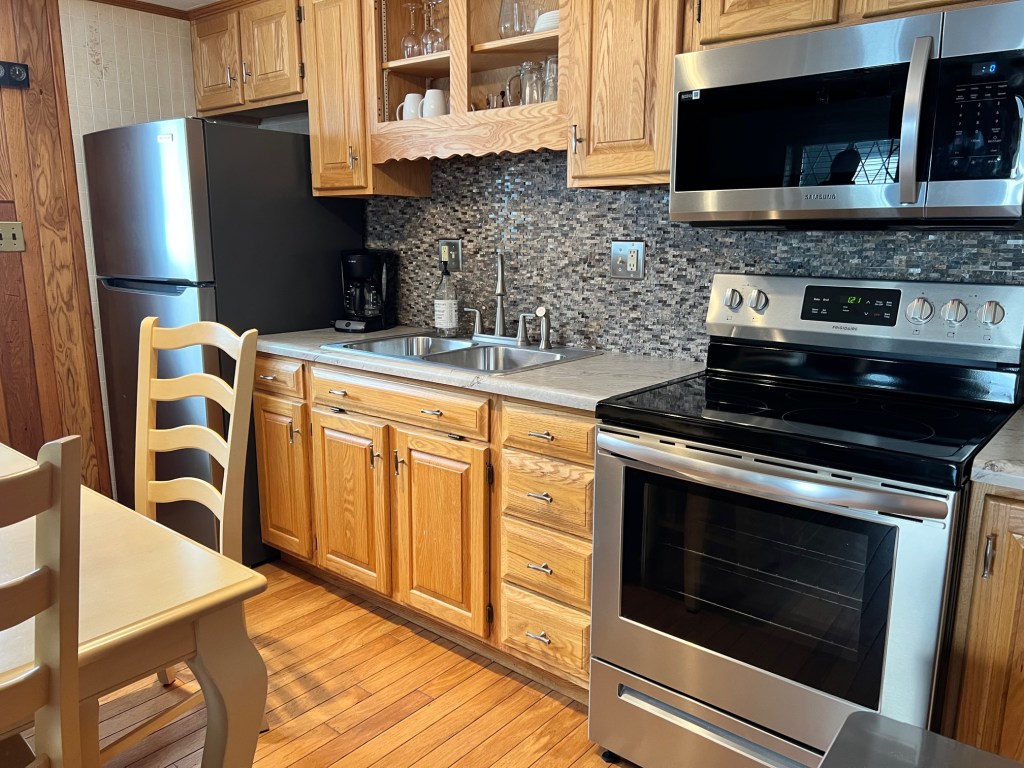 Stay In Ohiopyle - Kitchen - "The Andrea"